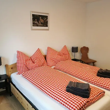- Chesa Andrea - Gartensitzplatz Apartamento Pontresina