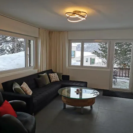 - Chesa Andrea - Gartensitzplatz