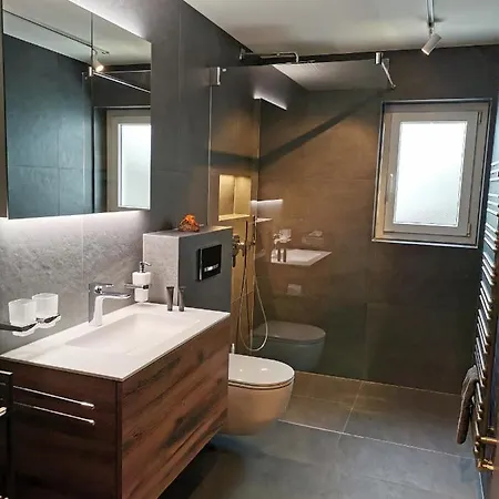 - Chesa Andrea - Gartensitzplatz *