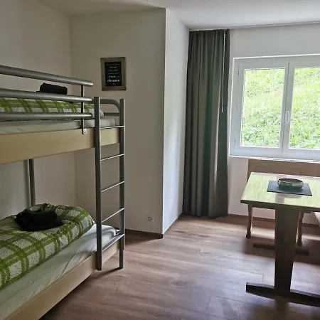 - Chesa Andrea - Gartensitzplatz *