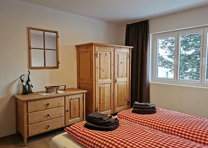 - Chesa Andrea - Gartensitzplatz Pontresina