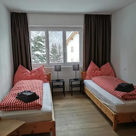 - Chesa Andrea - Gartensitzplatz شقة بونتريسنا