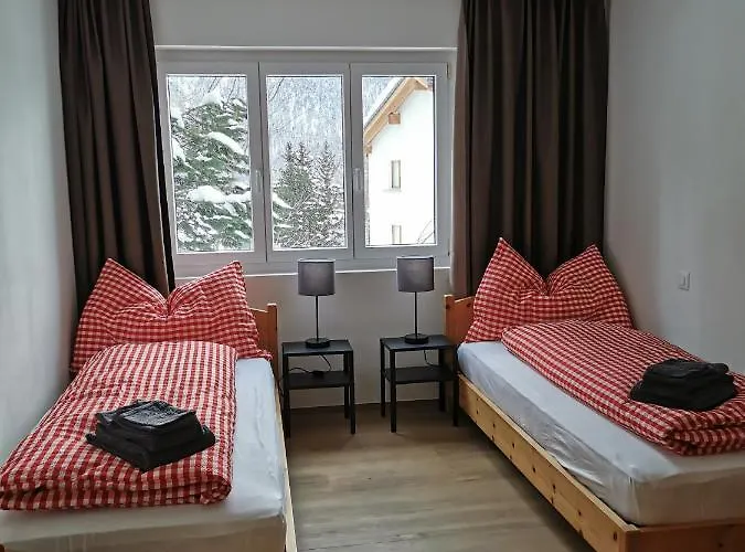 - Chesa Andrea - Gartensitzplatz Appartement Pontresina